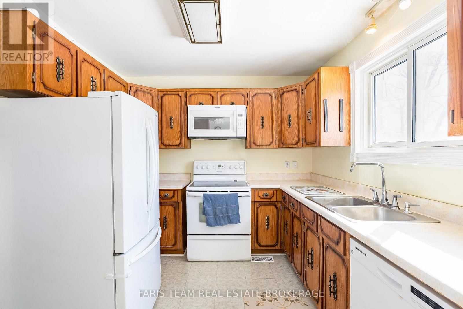 706 JAMES STREET Image 4