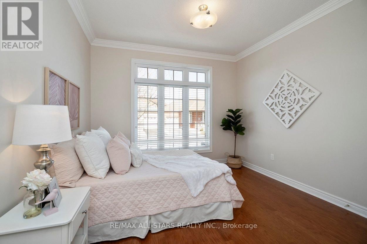 142 SAFFRON STREET Image 32