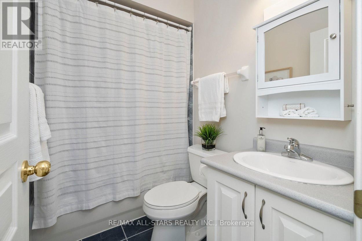 142 SAFFRON STREET Image 34