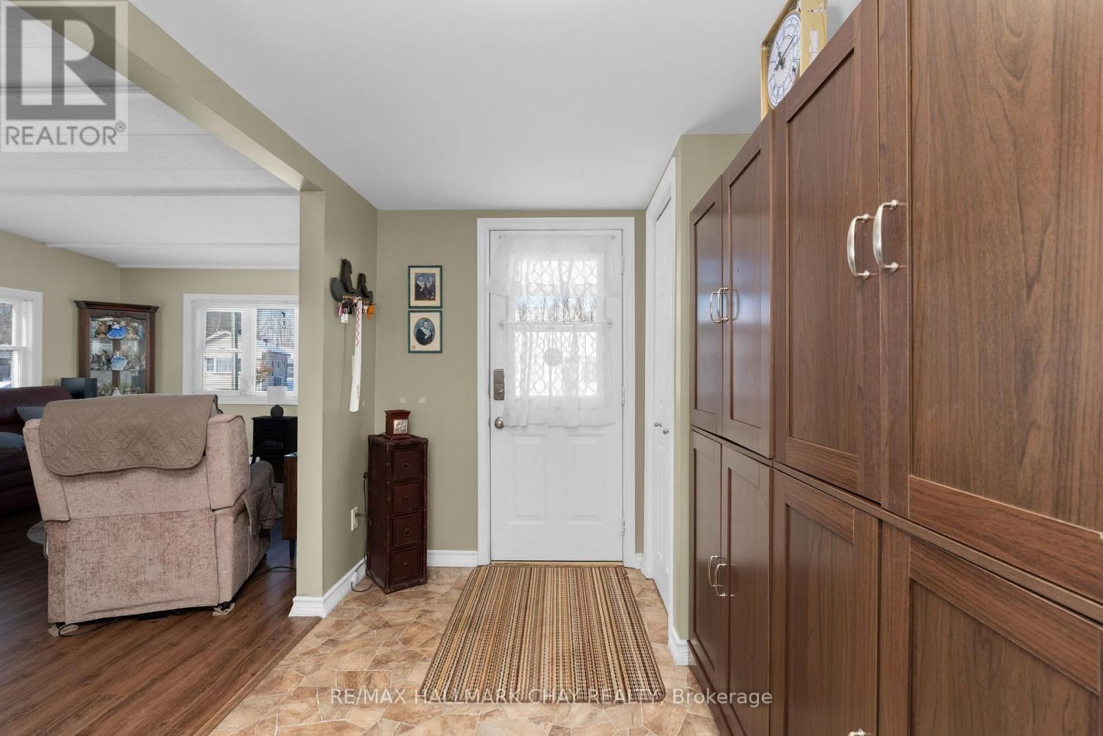 42 - 4976 25TH SIDEROAD Image 2