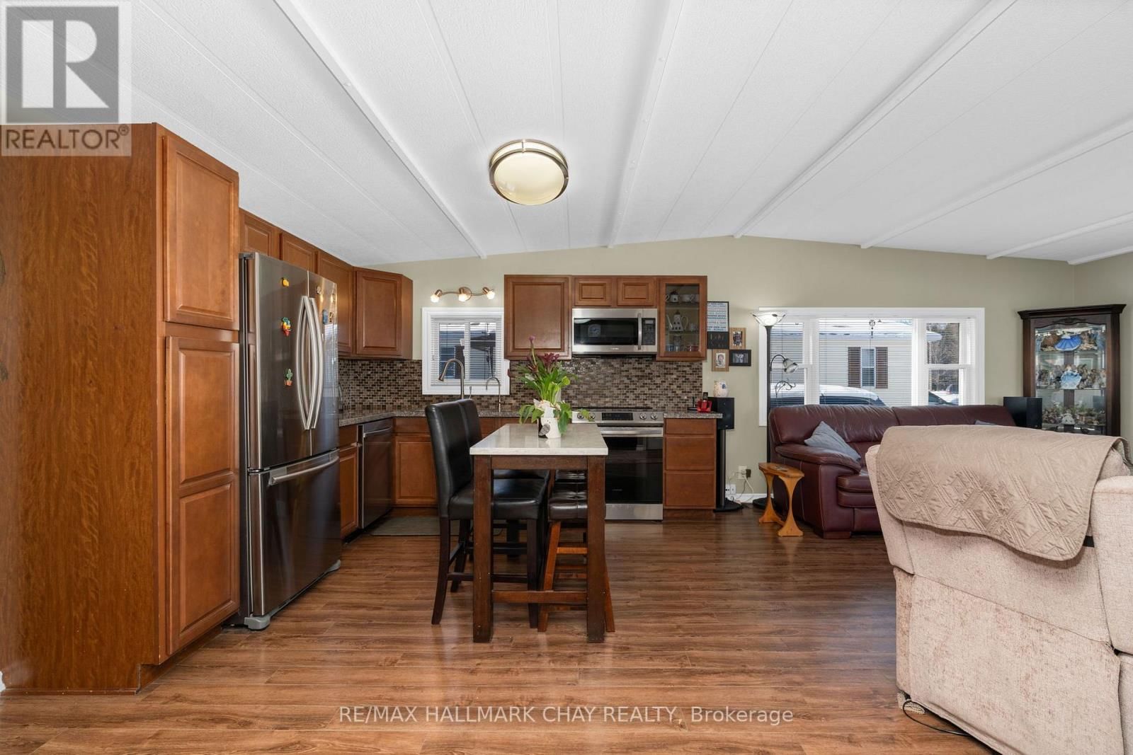 42 - 4976 25TH SIDEROAD Image 3