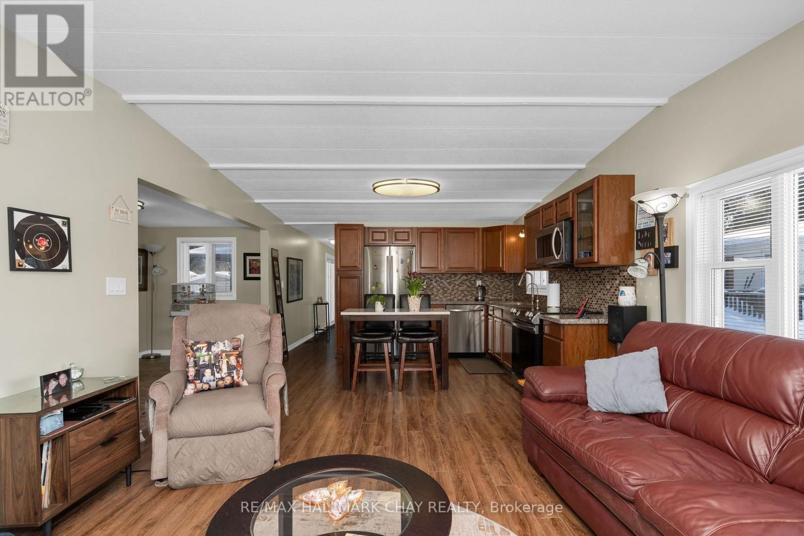 42 - 4976 25TH SIDEROAD Image 9