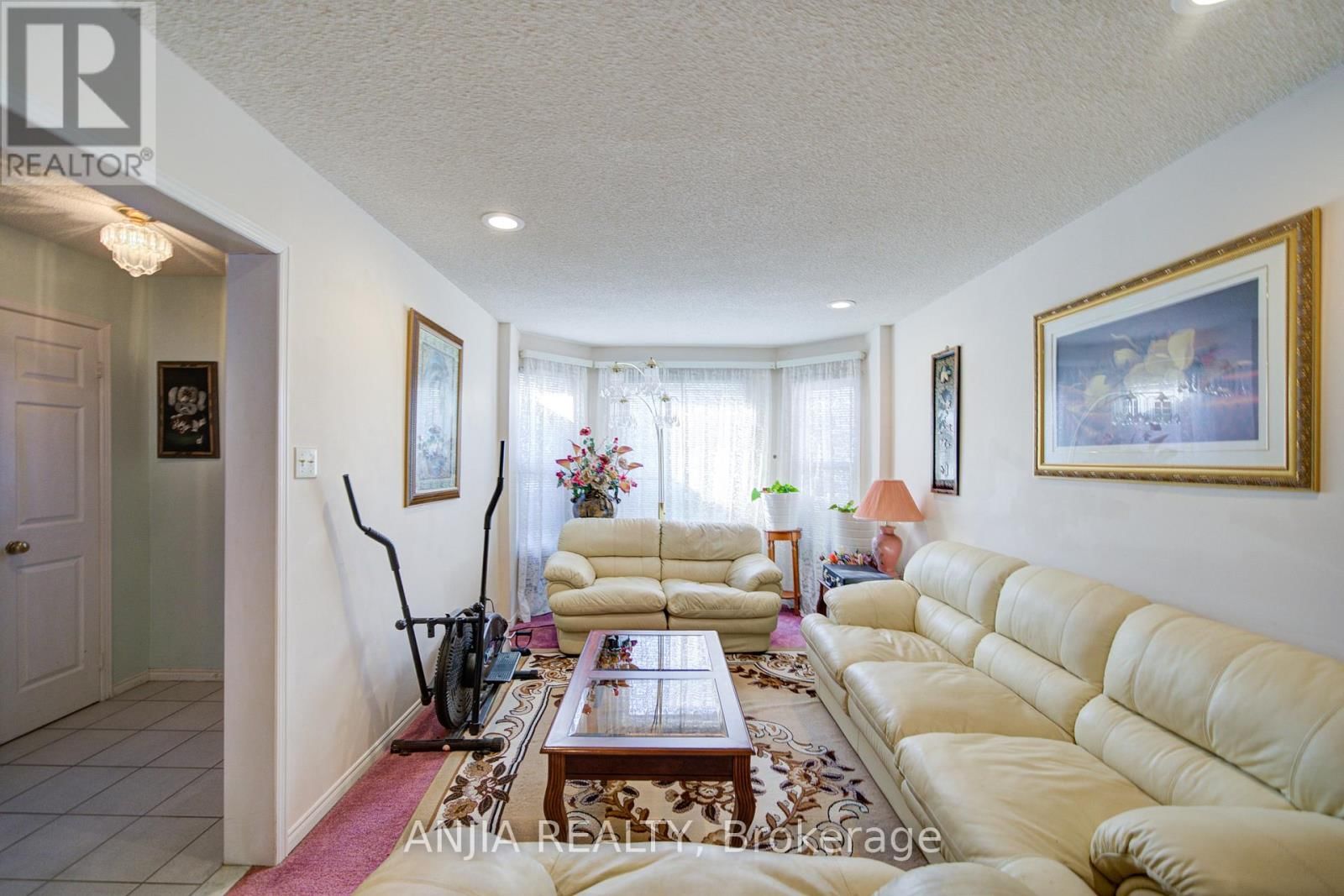 34 BAYLAWN DRIVE Image 10