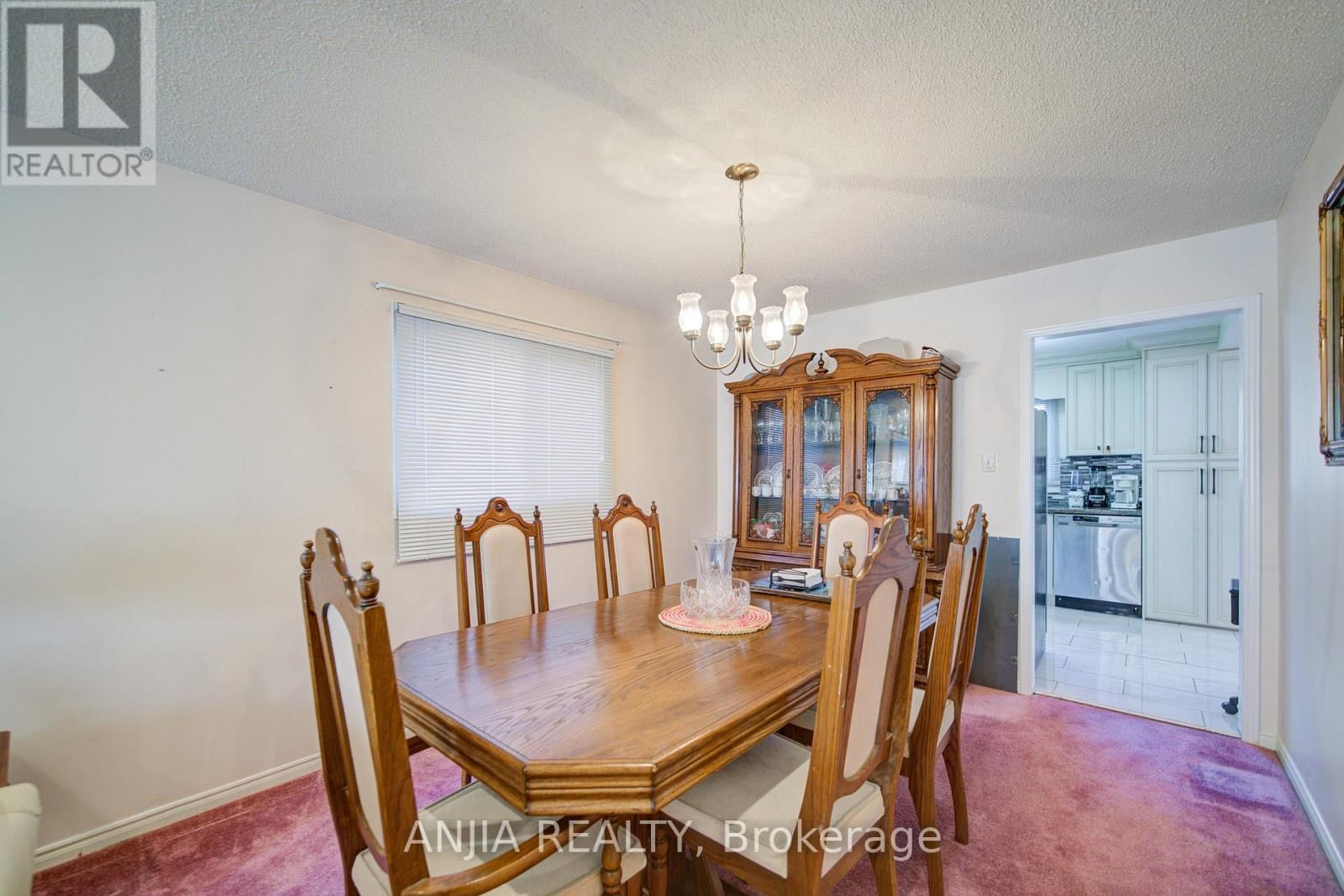 34 BAYLAWN DRIVE Image 12