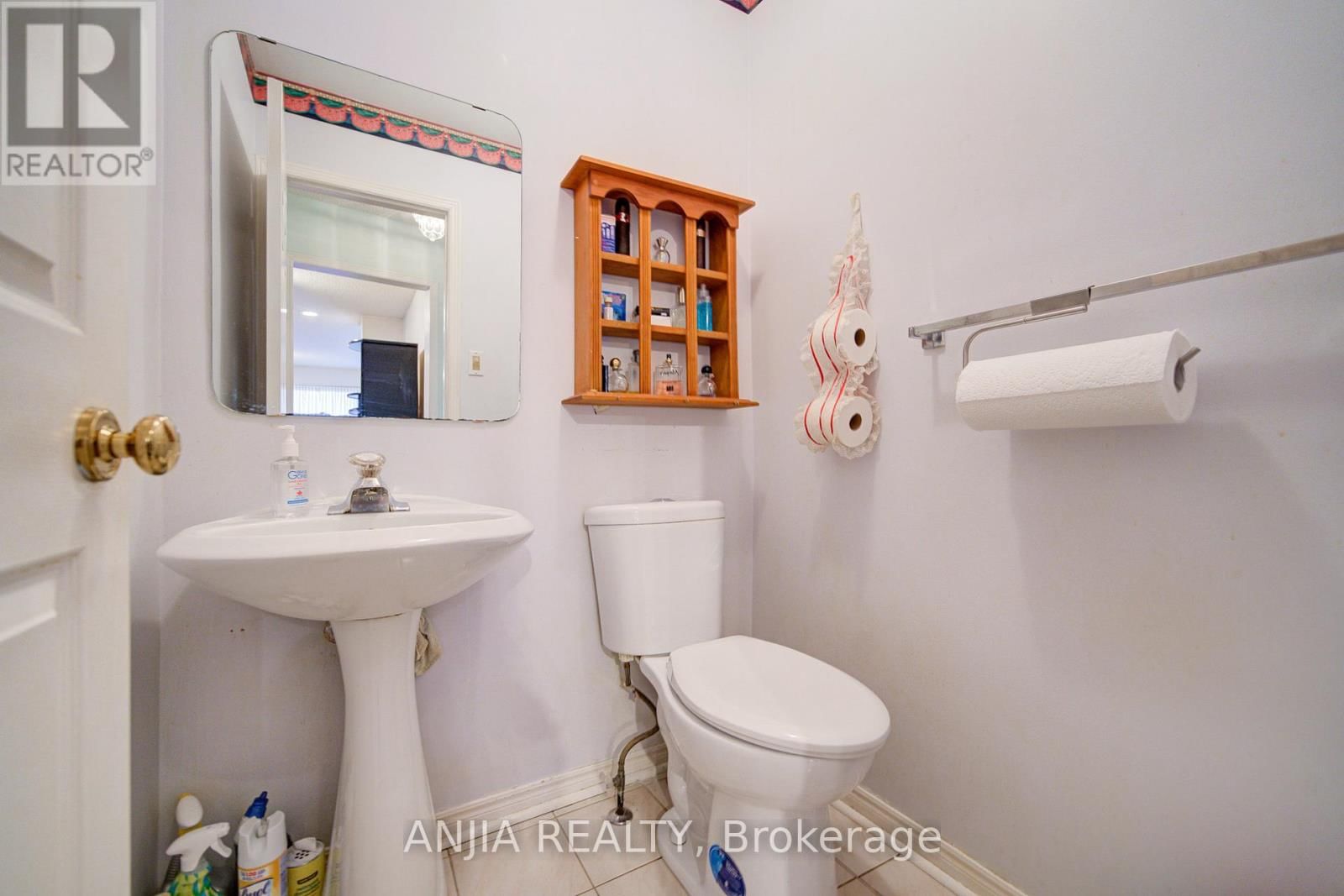 34 BAYLAWN DRIVE Image 15