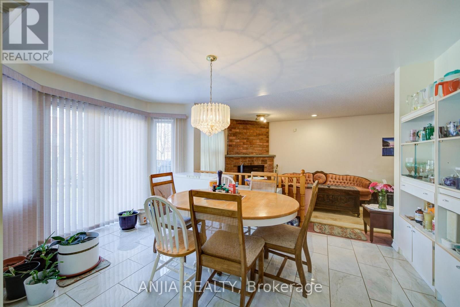 34 BAYLAWN DRIVE Image 19