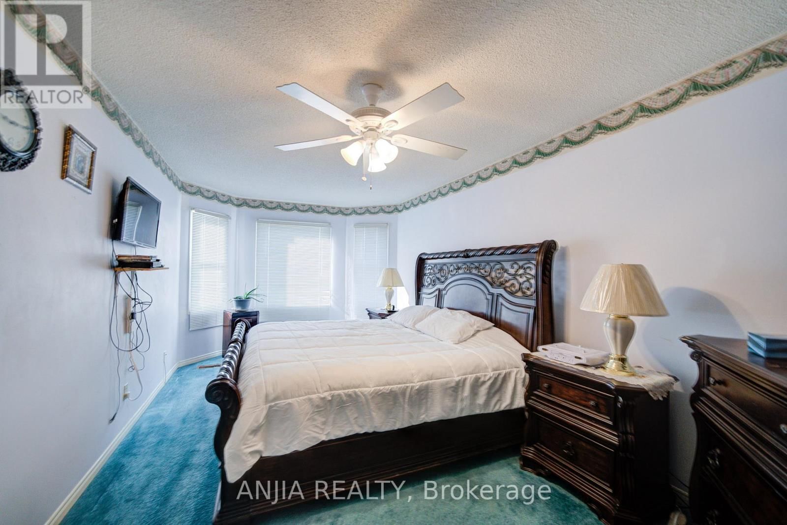 34 BAYLAWN DRIVE Image 27