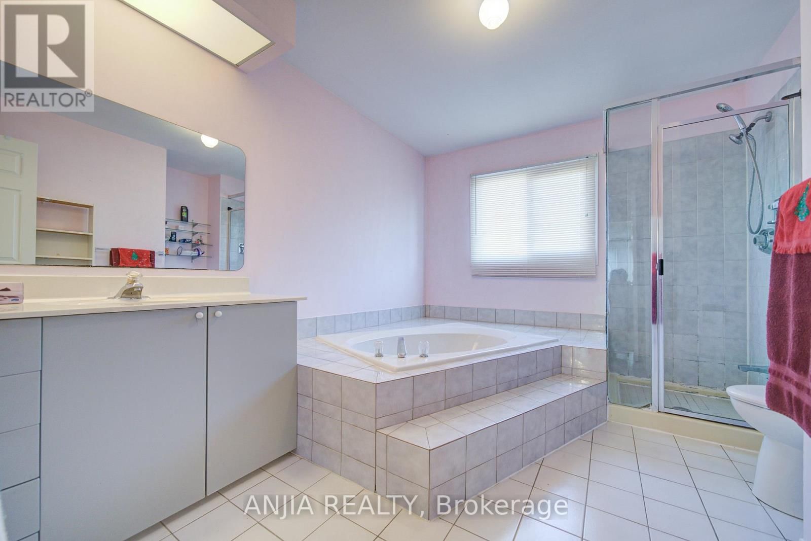 34 BAYLAWN DRIVE Image 29