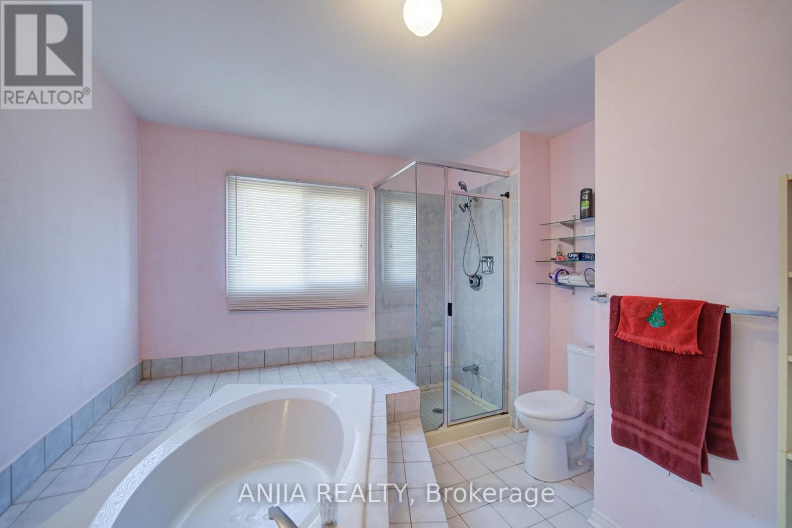 34 BAYLAWN DRIVE Image 31