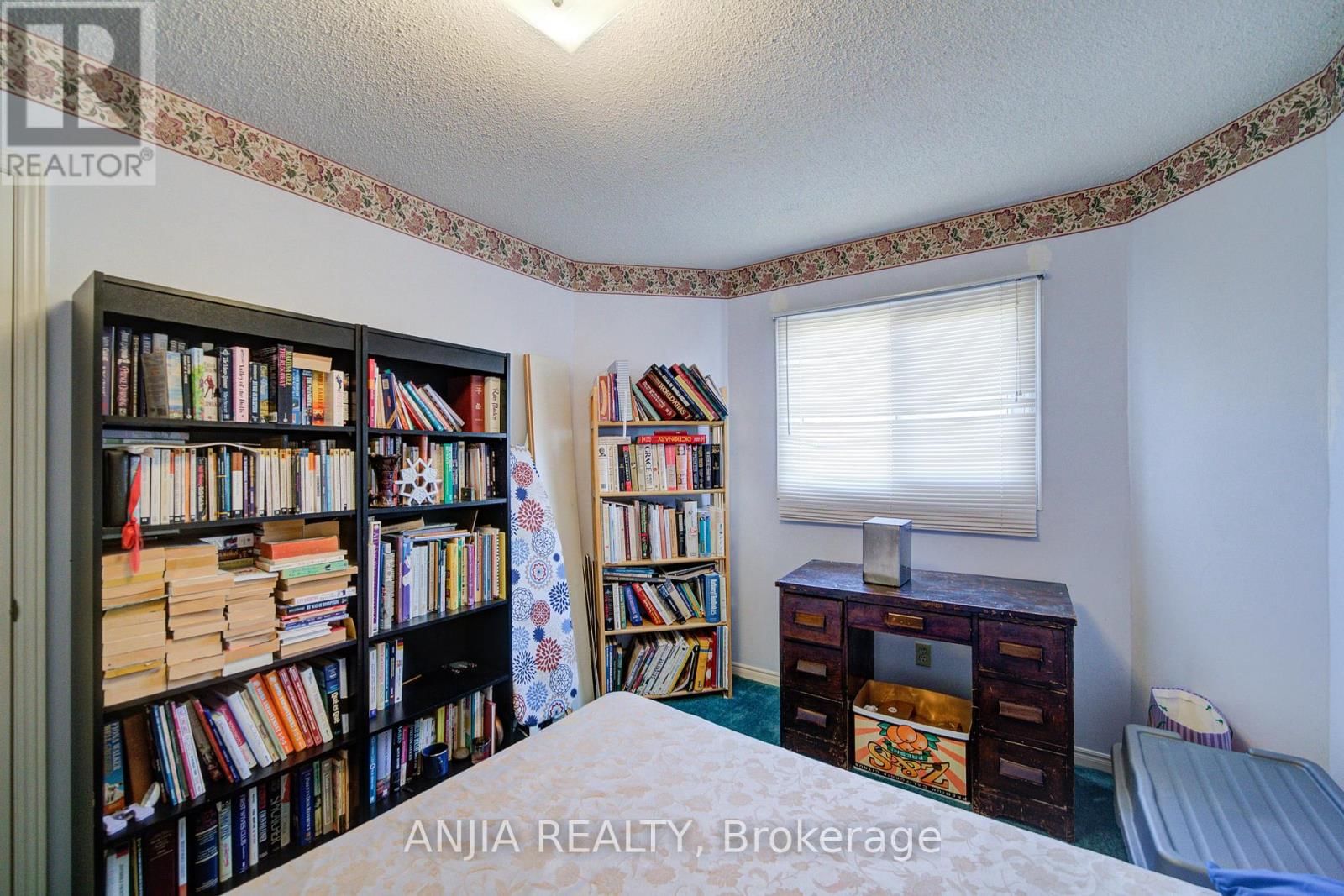 34 BAYLAWN DRIVE Image 33