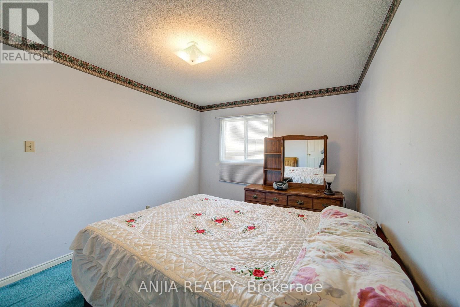 34 BAYLAWN DRIVE Image 36