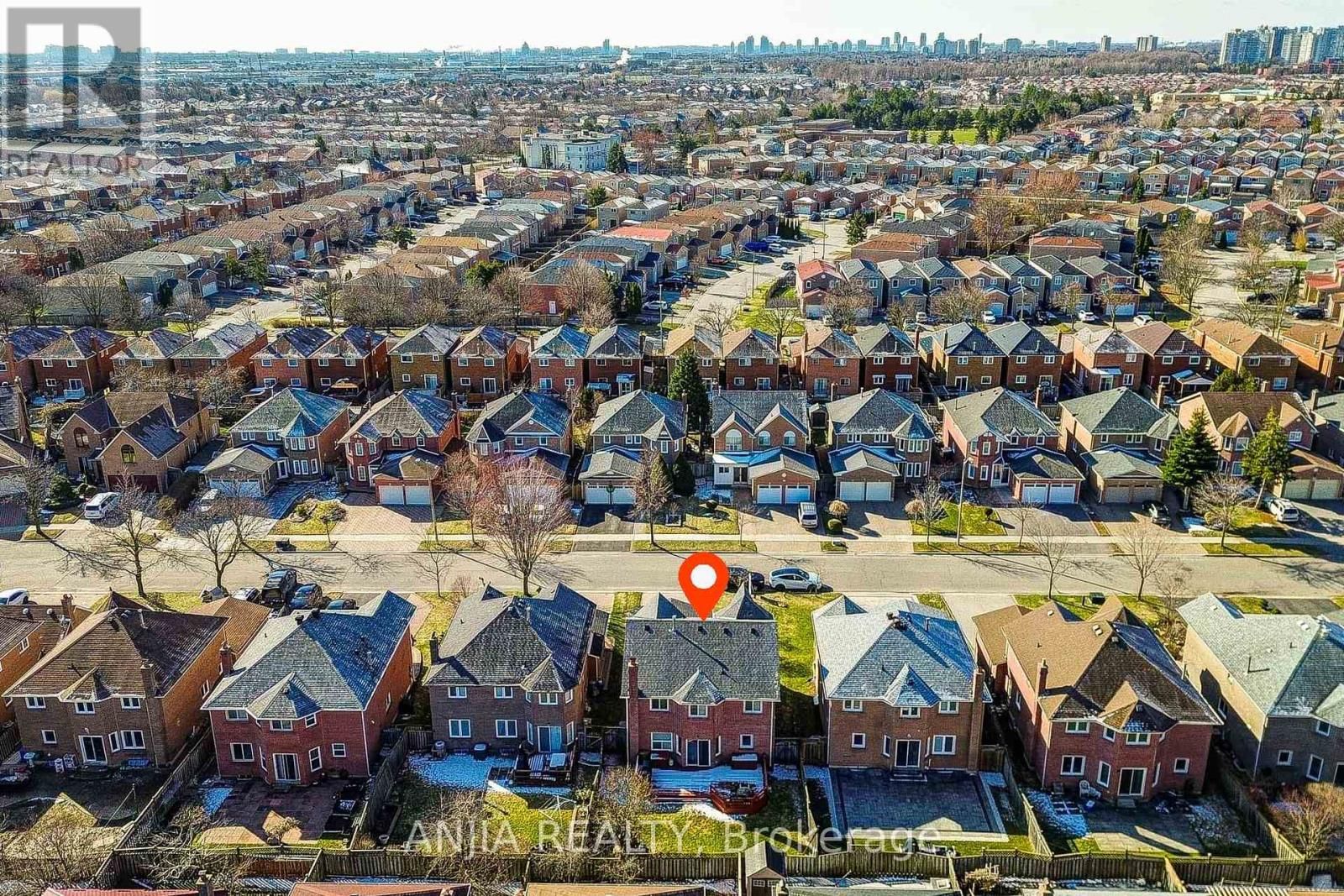 34 BAYLAWN DRIVE Image 4