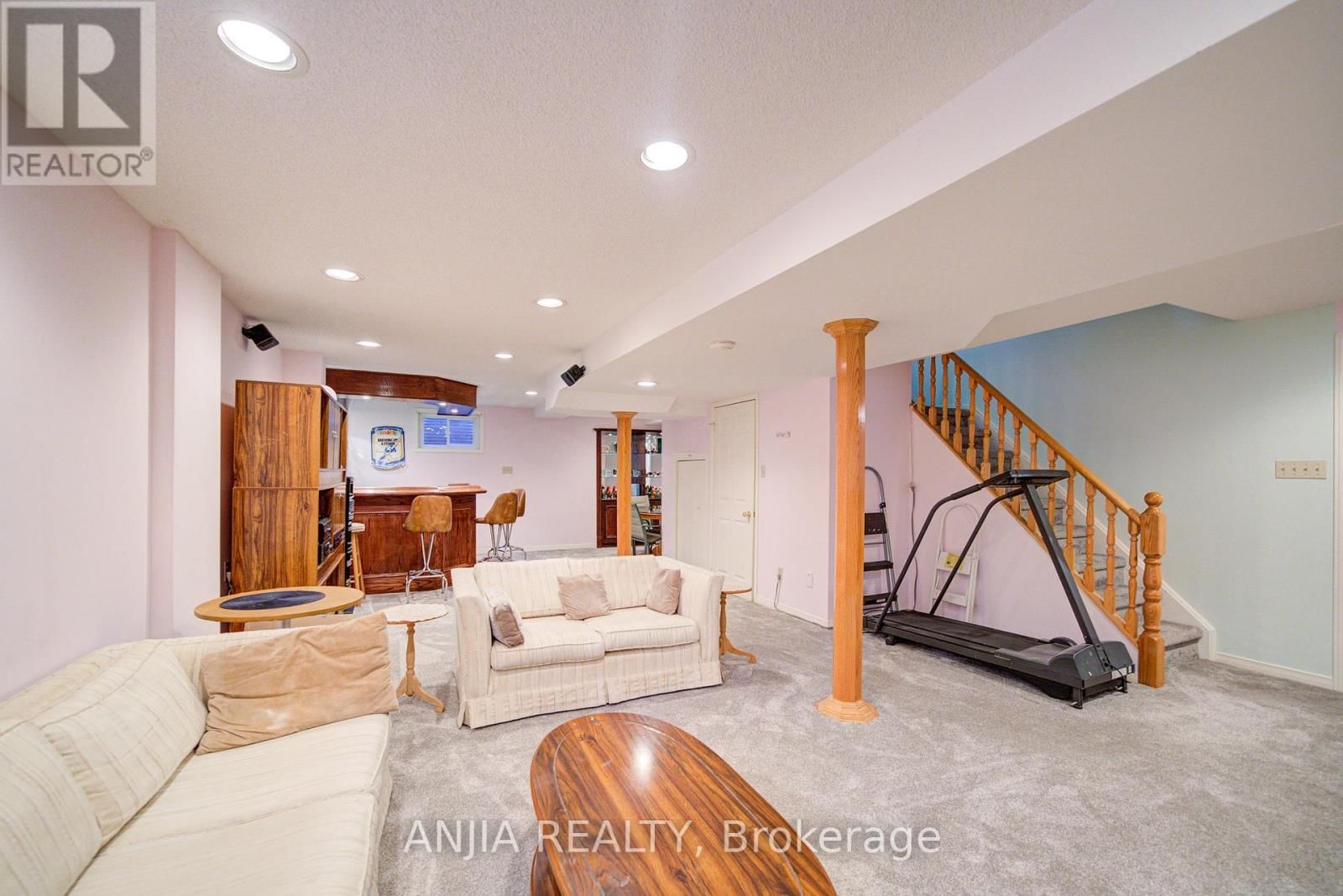 34 BAYLAWN DRIVE Image 40