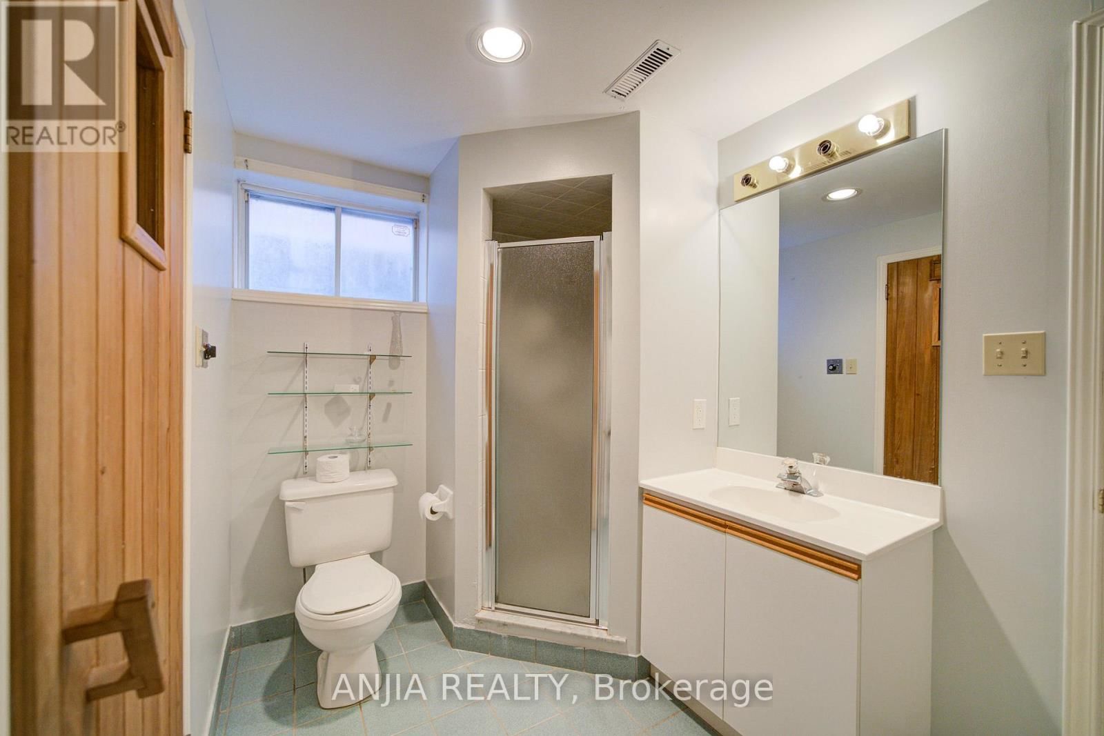 34 BAYLAWN DRIVE Image 44