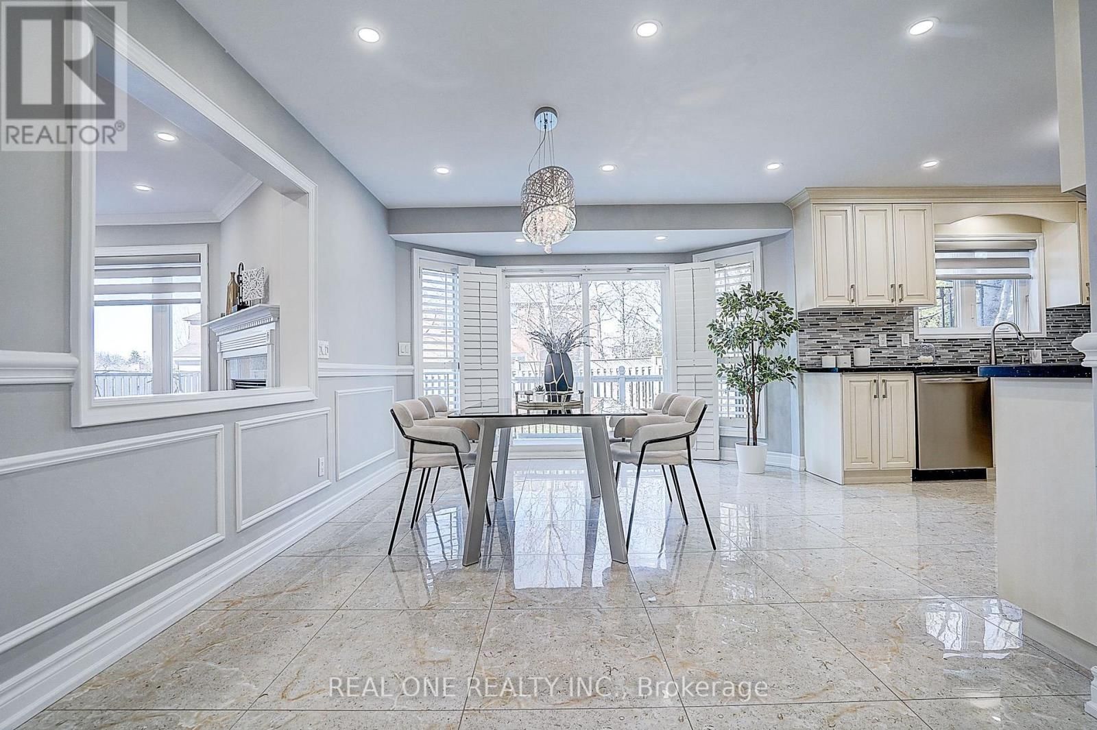 4 CASSON PLACE Image 12