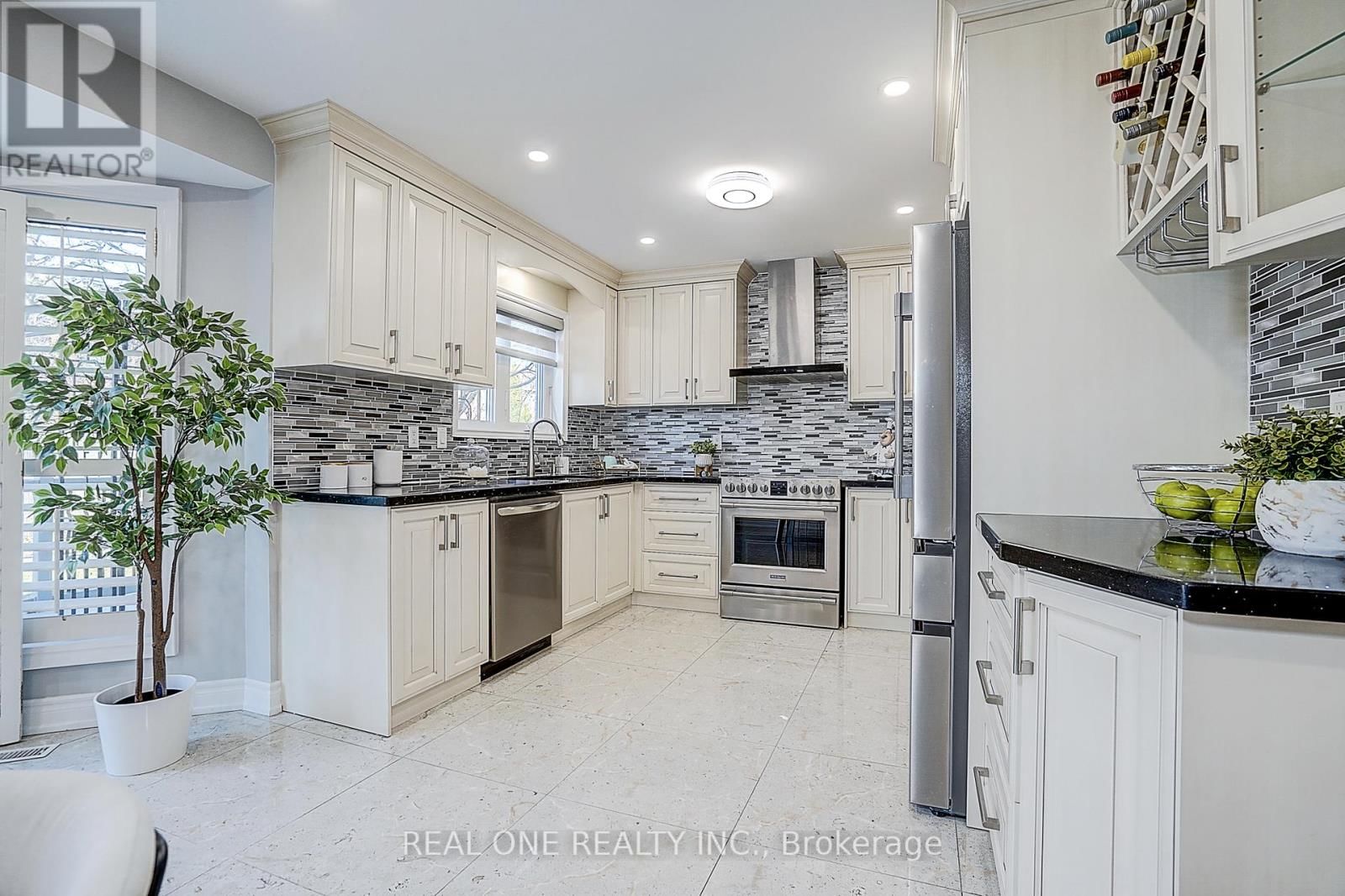 4 CASSON PLACE Image 13