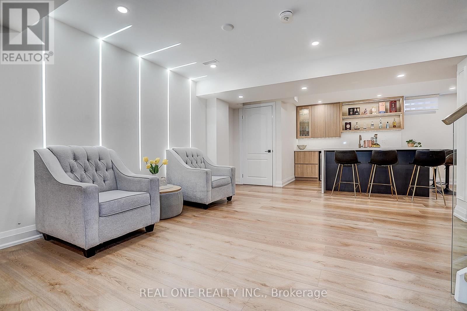 4 CASSON PLACE Image 29