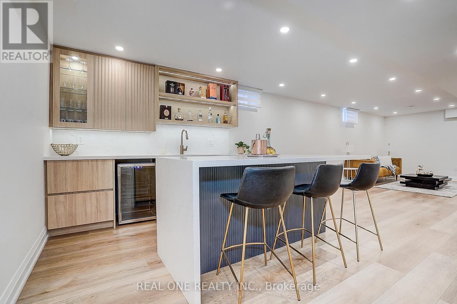 4 CASSON PLACE Image 30