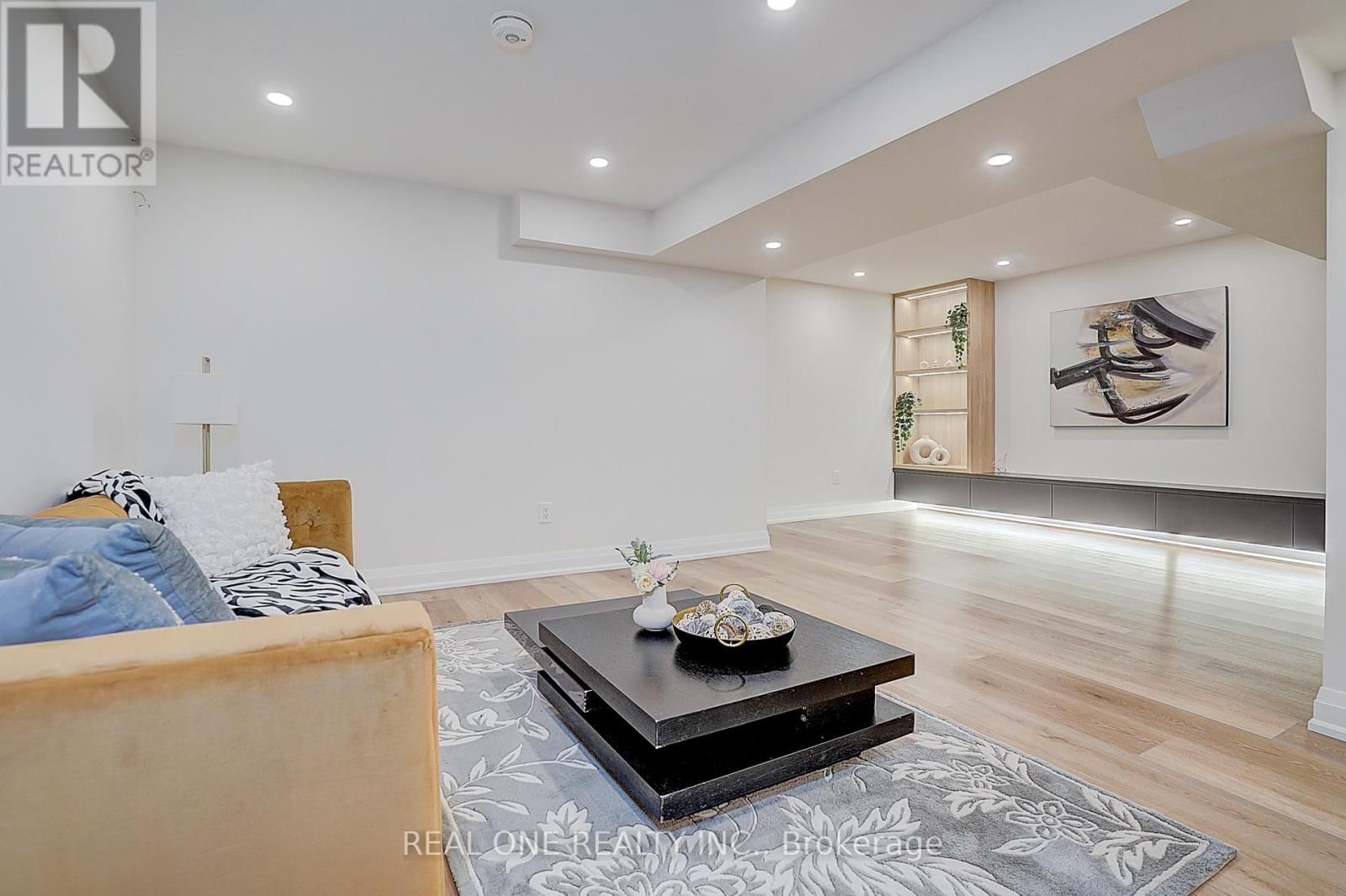 4 CASSON PLACE Image 33