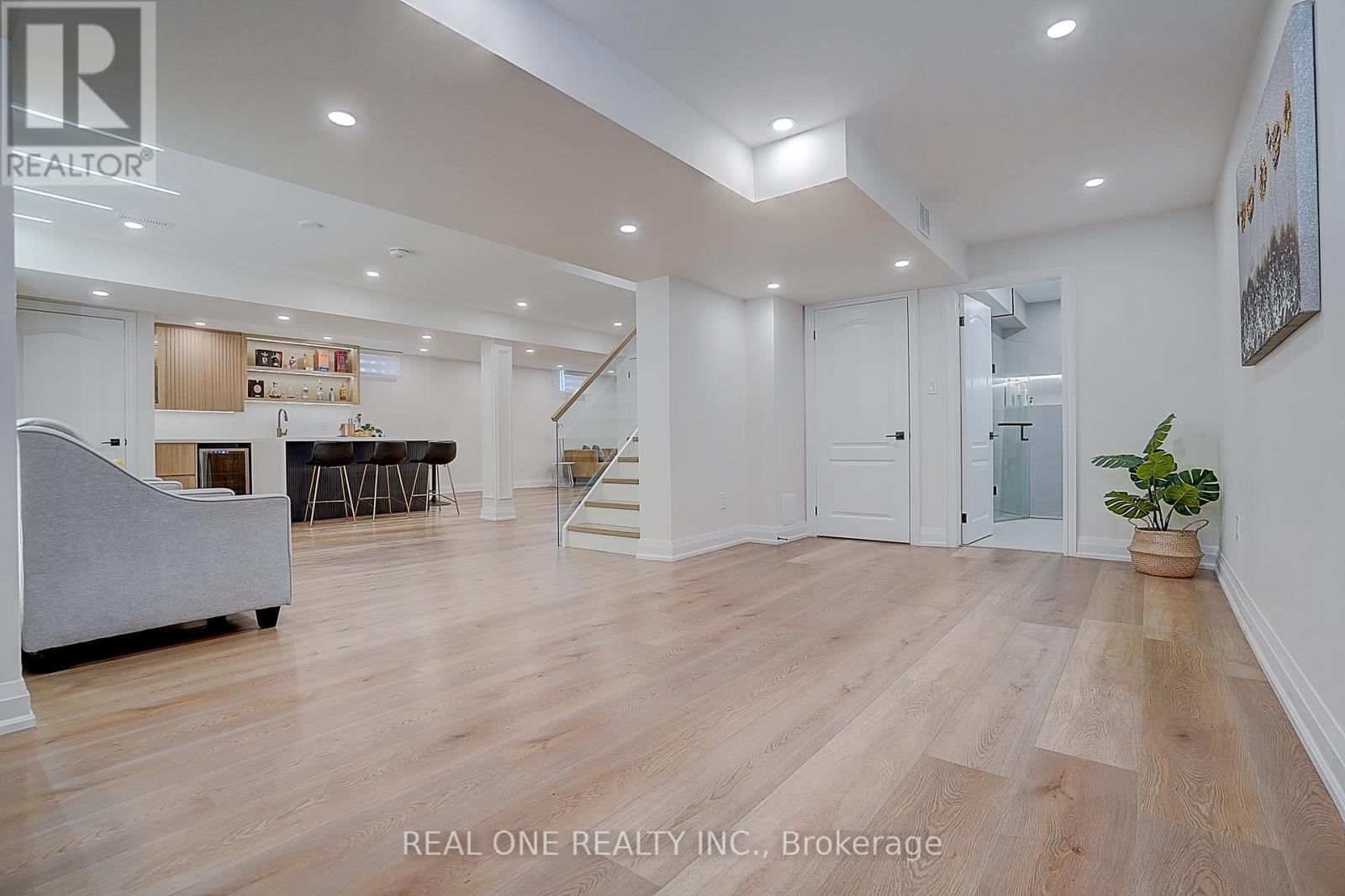 4 CASSON PLACE Image 34