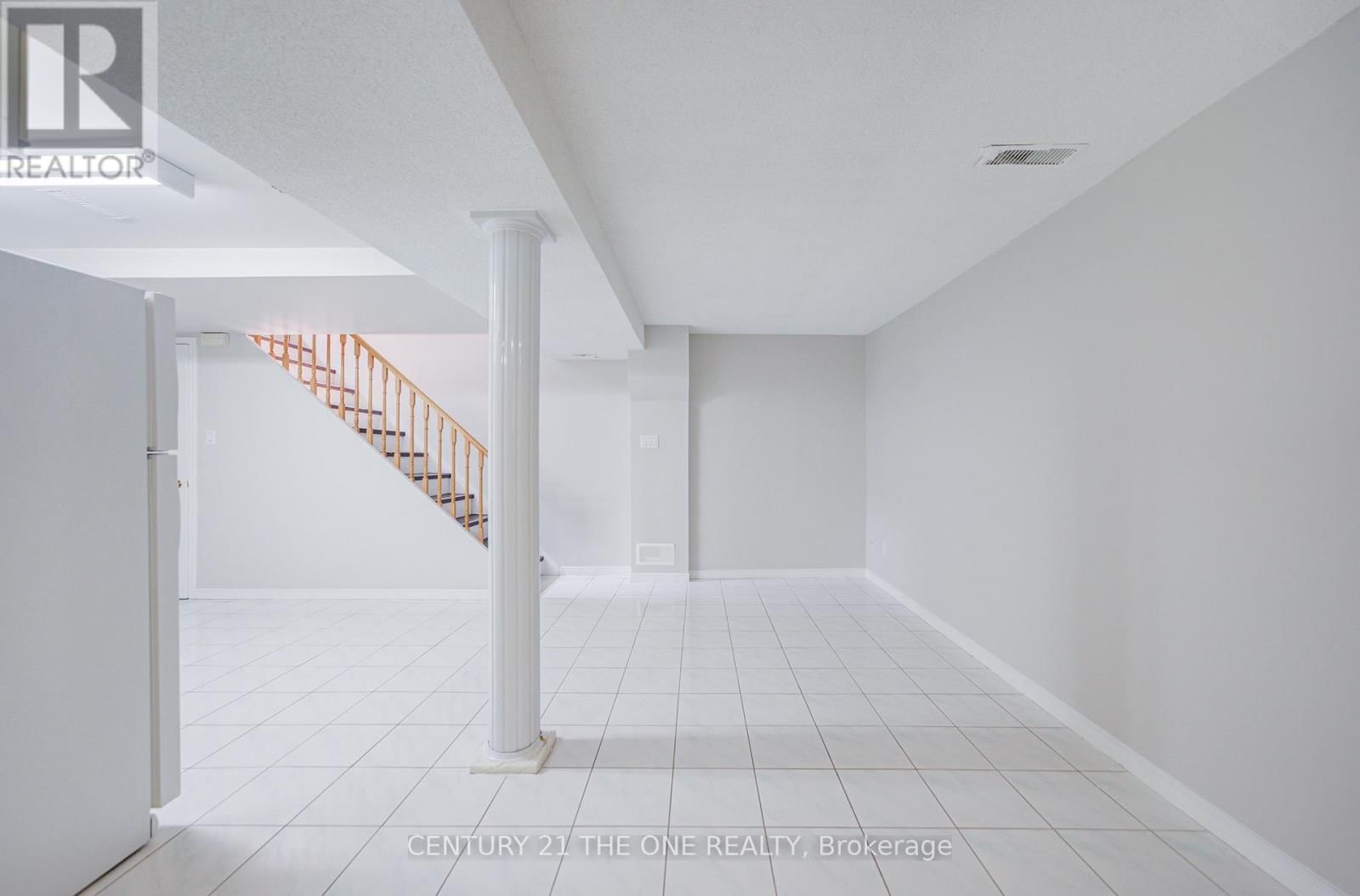 21 LARRATT LANE Image 36