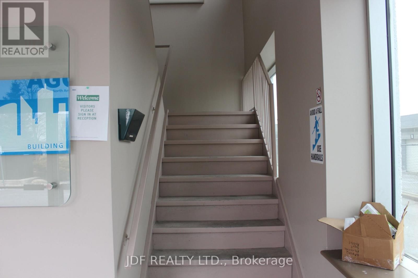 1 & 2 - 295 CONNIE CRESCENT Image 10