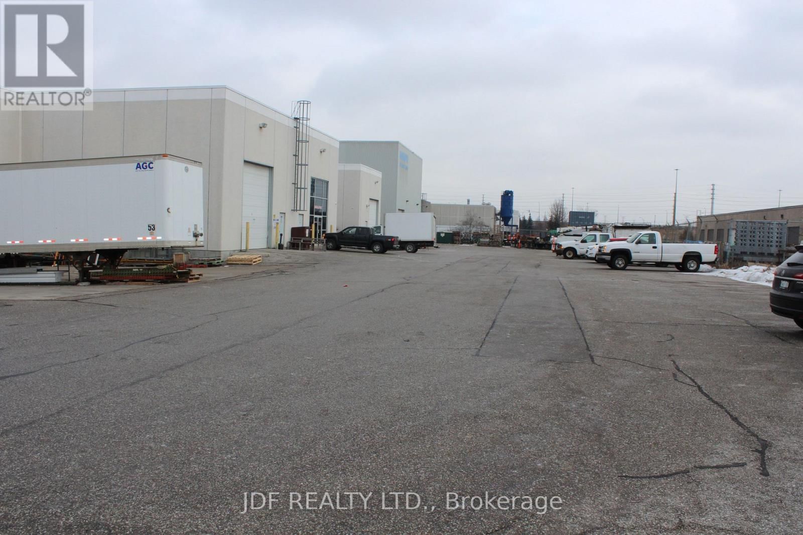 1 & 2 - 295 CONNIE CRESCENT Image 3