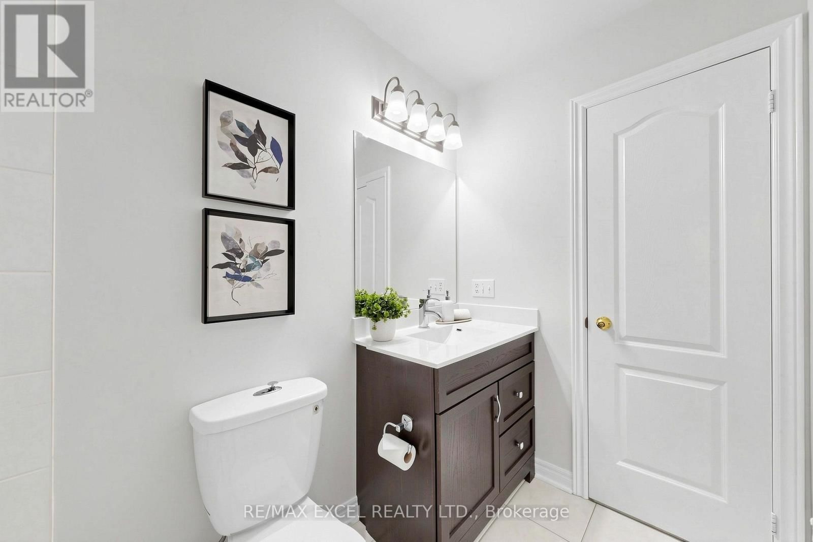 523 BUR OAK AVENUE Image 27