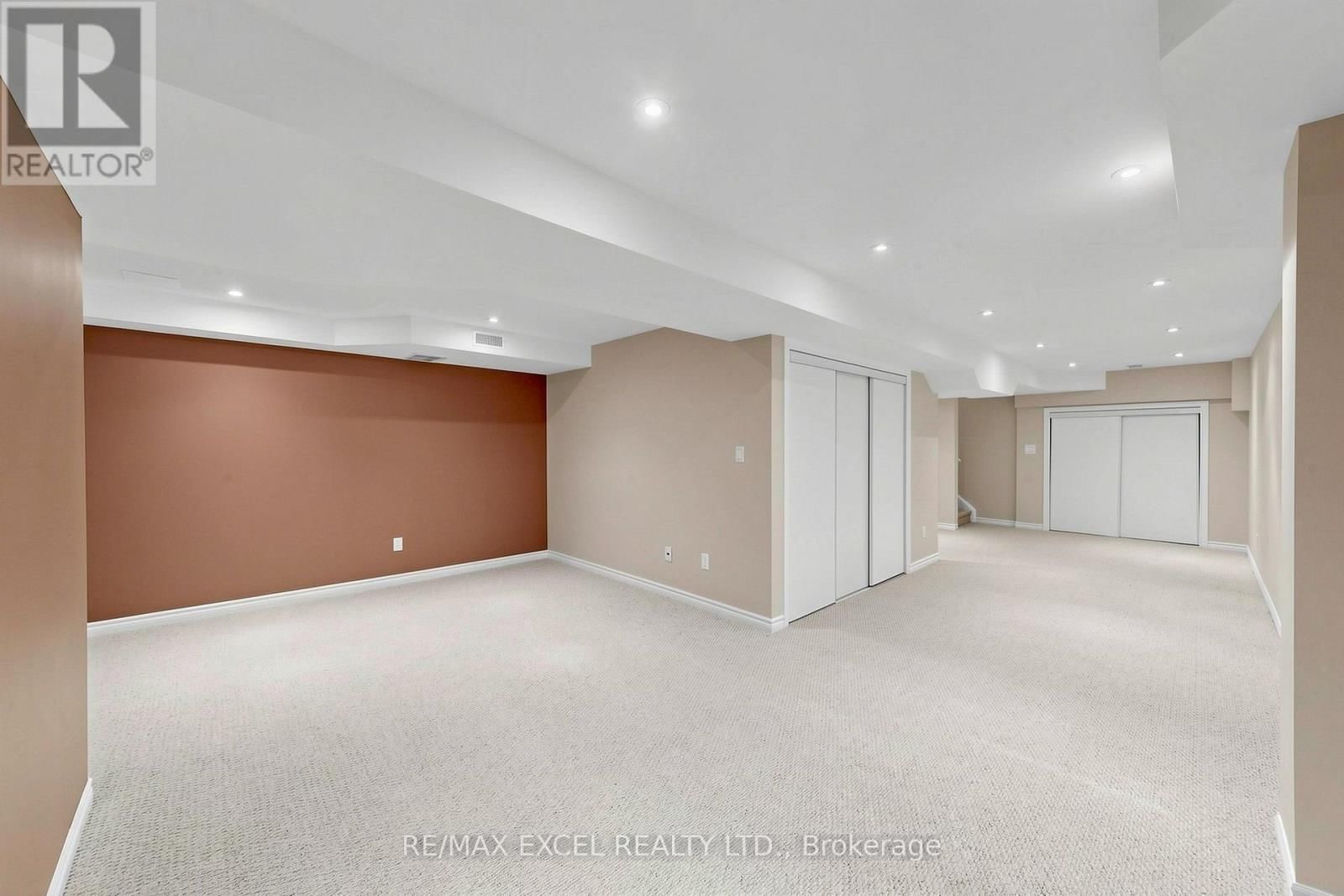 523 BUR OAK AVENUE Image 37