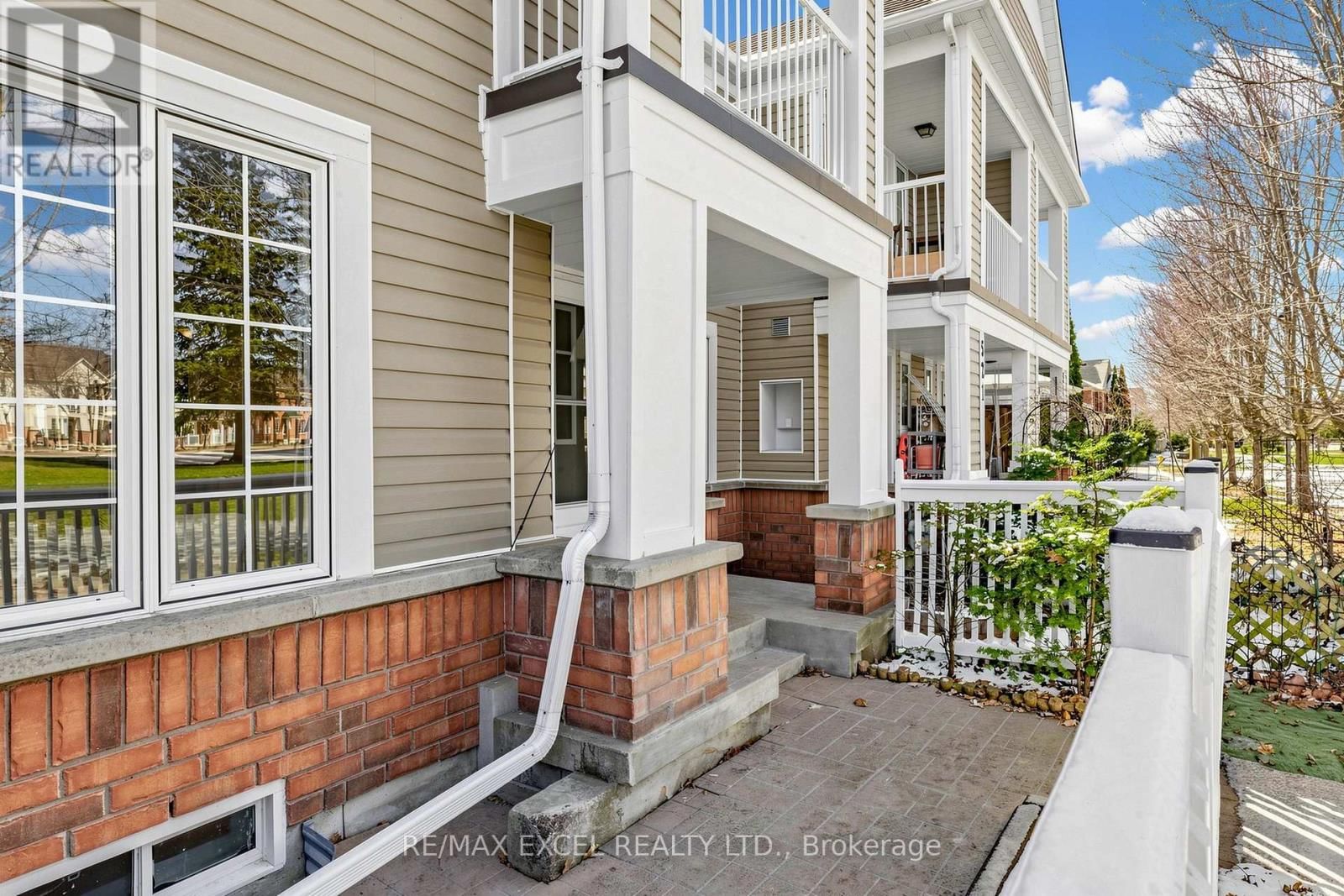 523 BUR OAK AVENUE Image 42