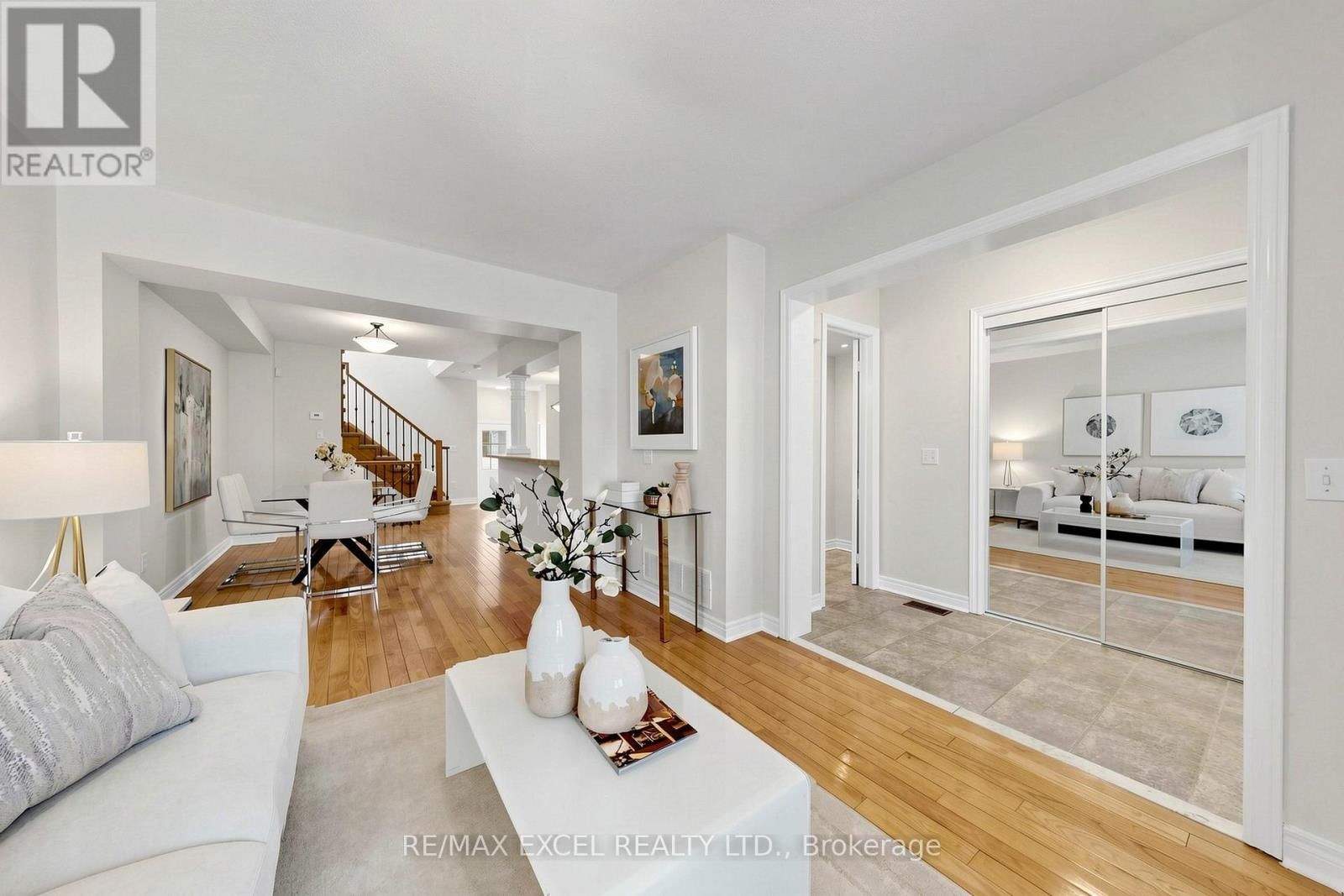 523 BUR OAK AVENUE Image 8