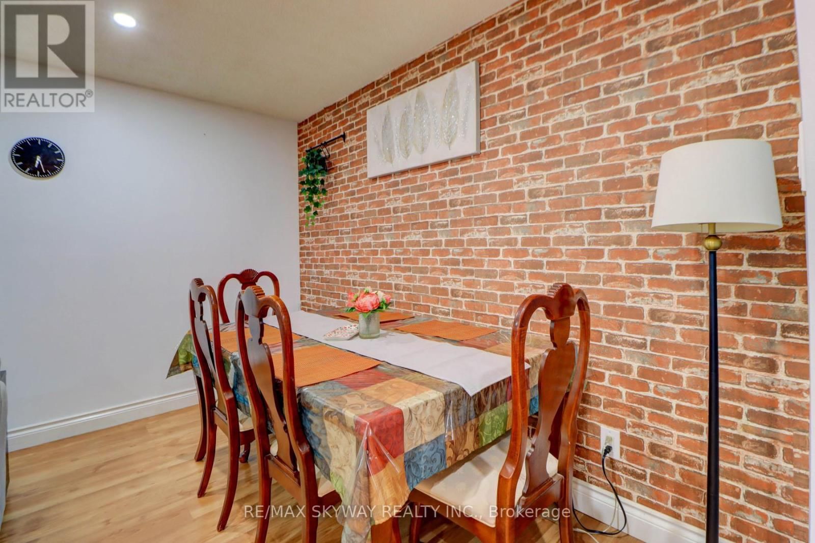 282B BROCK STREET WEST Image 12