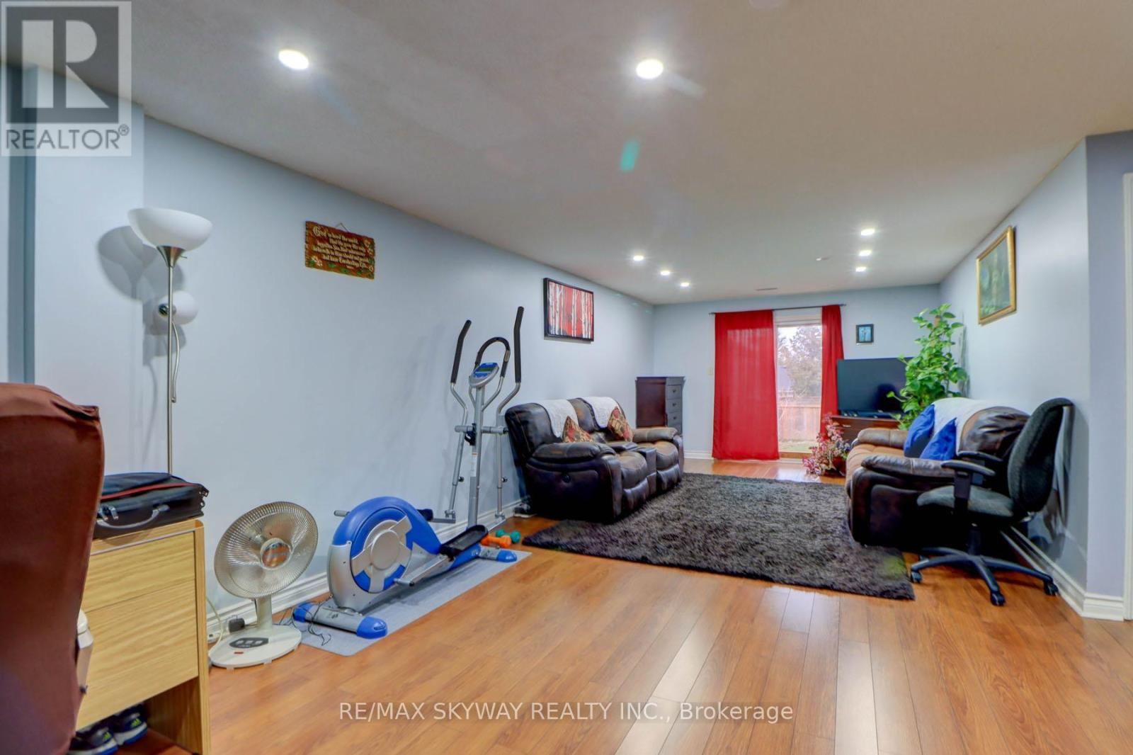 282B BROCK STREET WEST Image 23