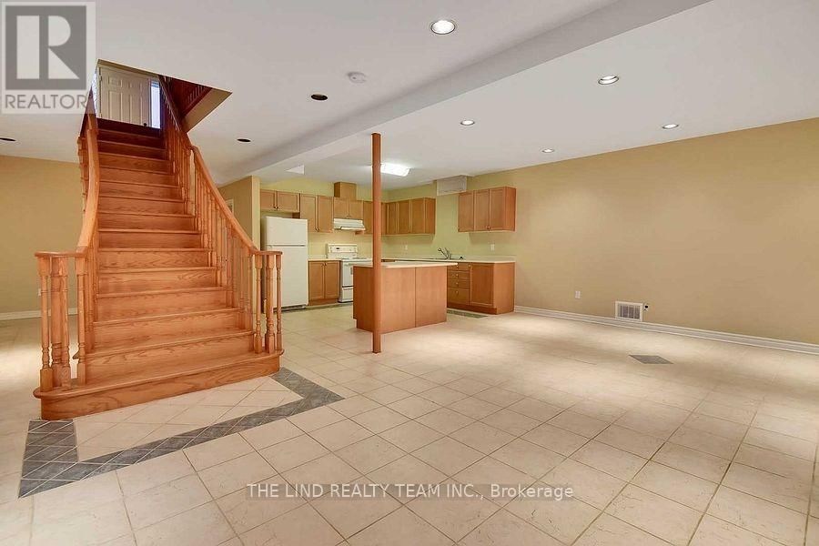 238 DEERGLEN TERRACE Image 13