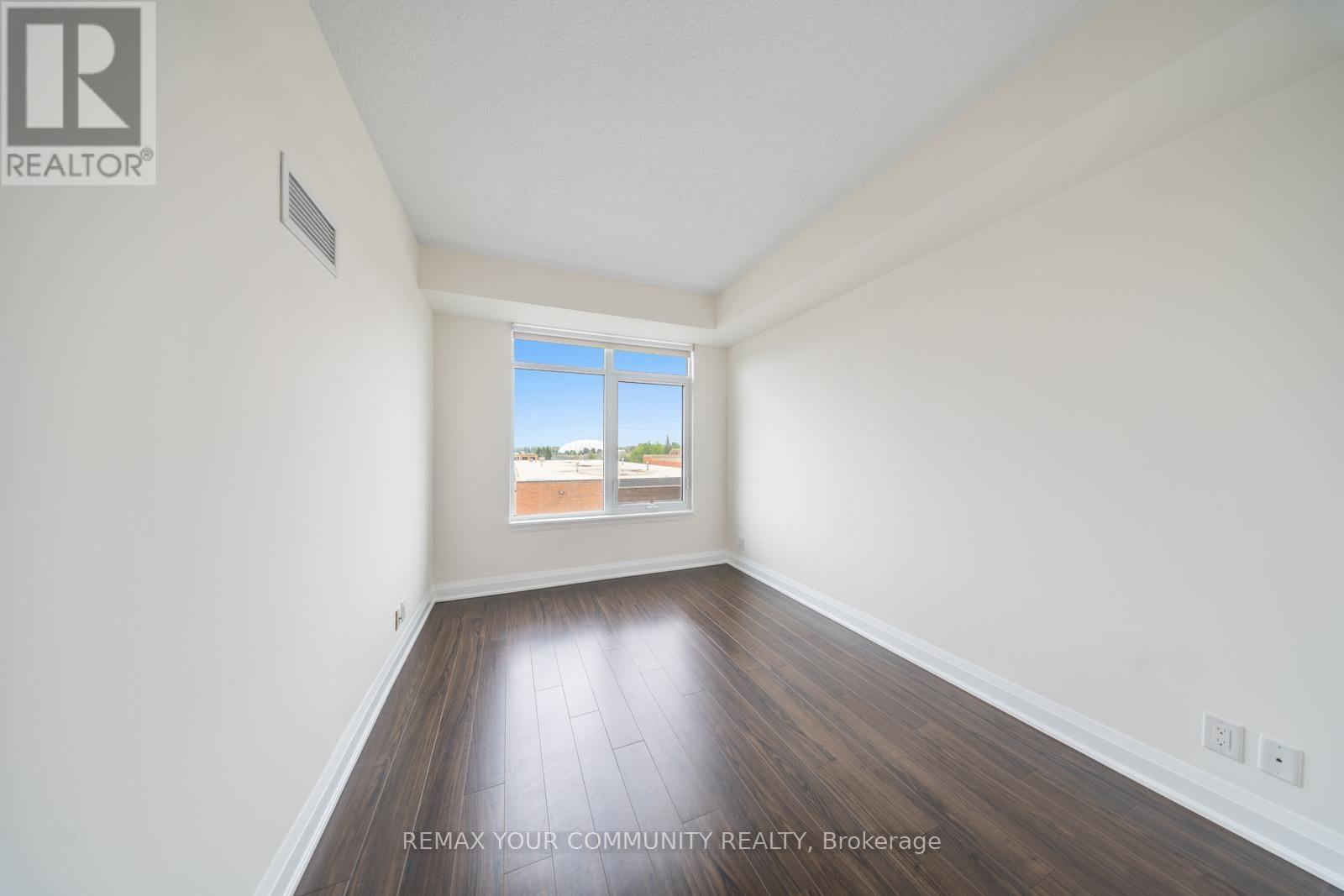 315 - 24 WOODSTREAM BOULEVARD Image 23