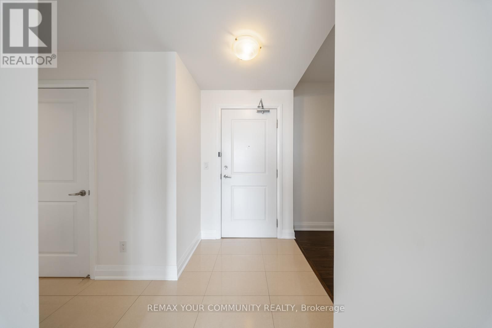 315 - 24 WOODSTREAM BOULEVARD Image 4