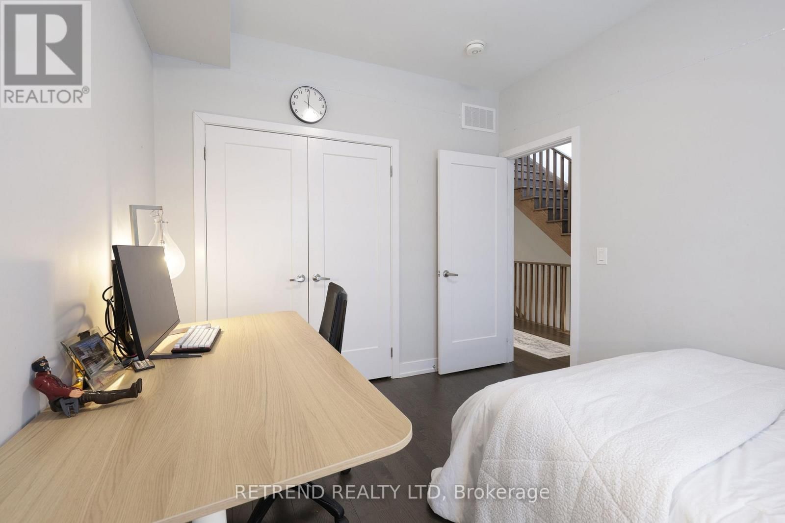 8 GUARDHOUSE CRESCENT Image 31