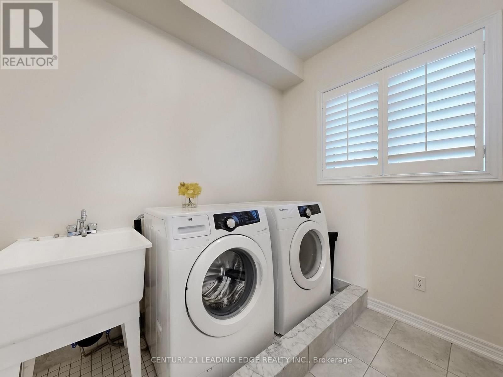 6 POETRY DRIVE Image 20