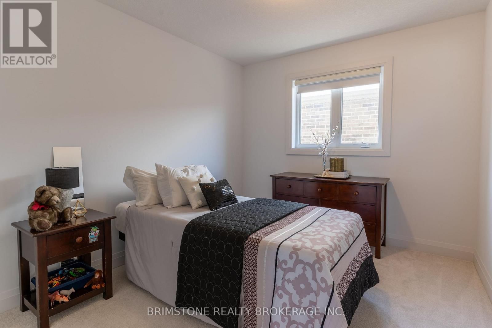 119 GRAY AVENUE Image 22