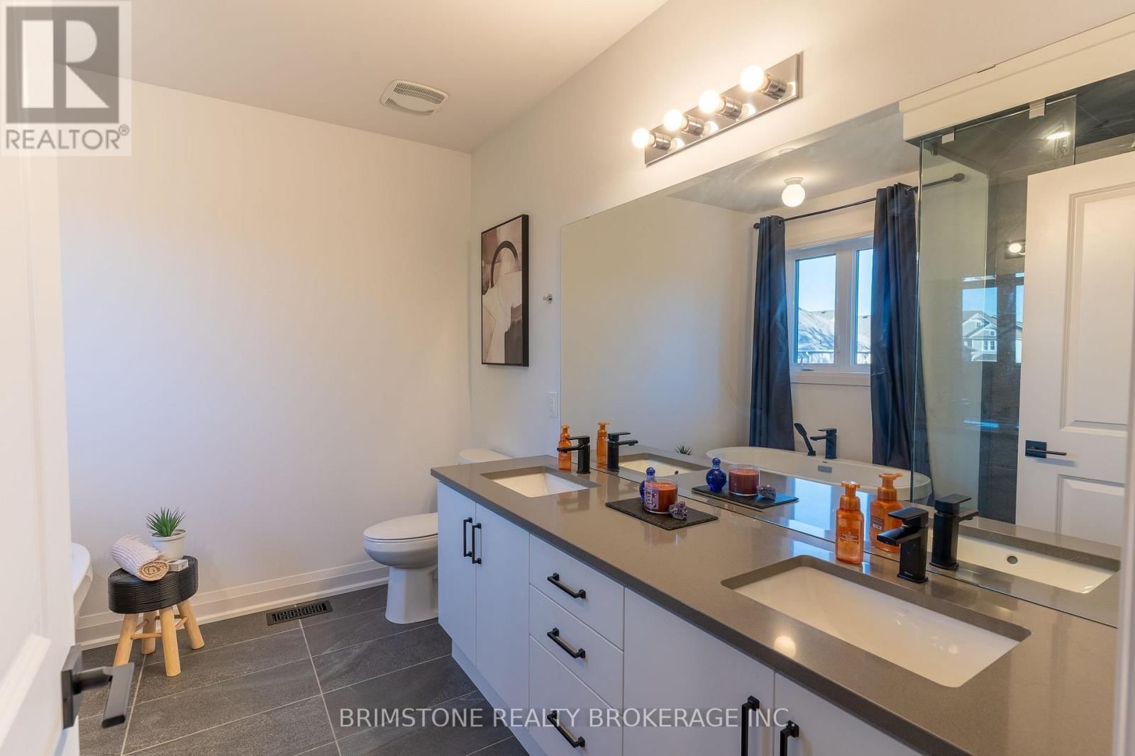 119 GRAY AVENUE Image 27