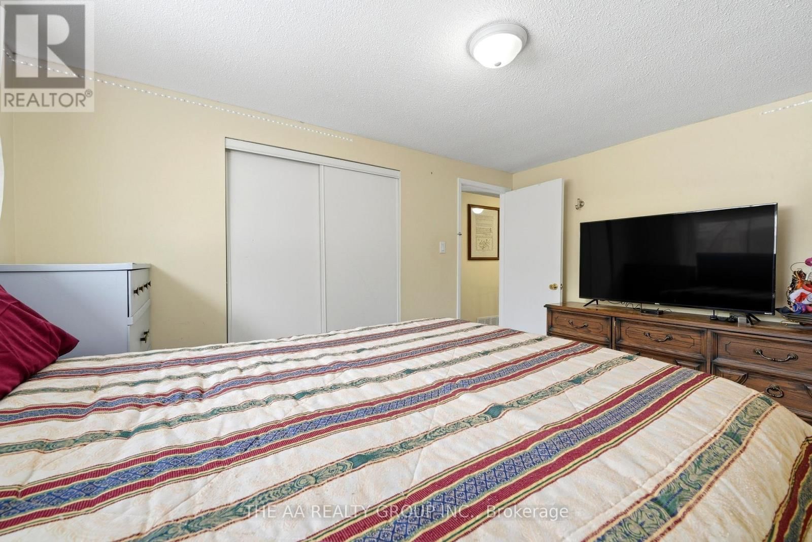 155 BRITANNIA AVENUE Image 20