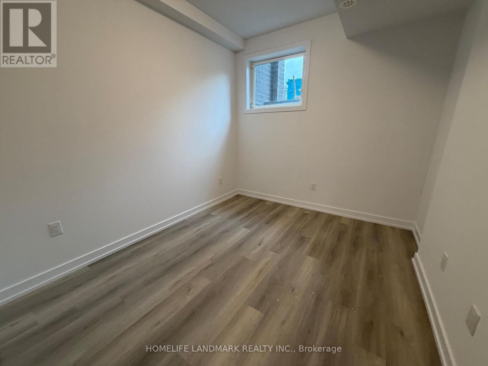 219 - 3 BANCROFT LANE Image 4