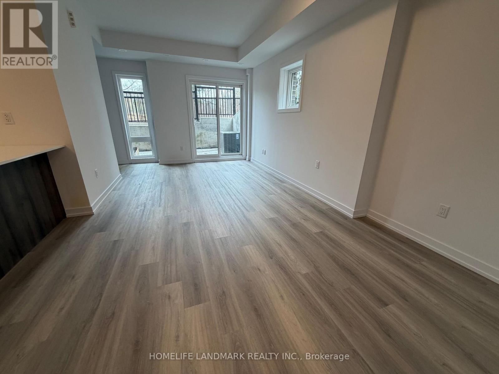 318 - 5 BANCROFT LANE Image 2