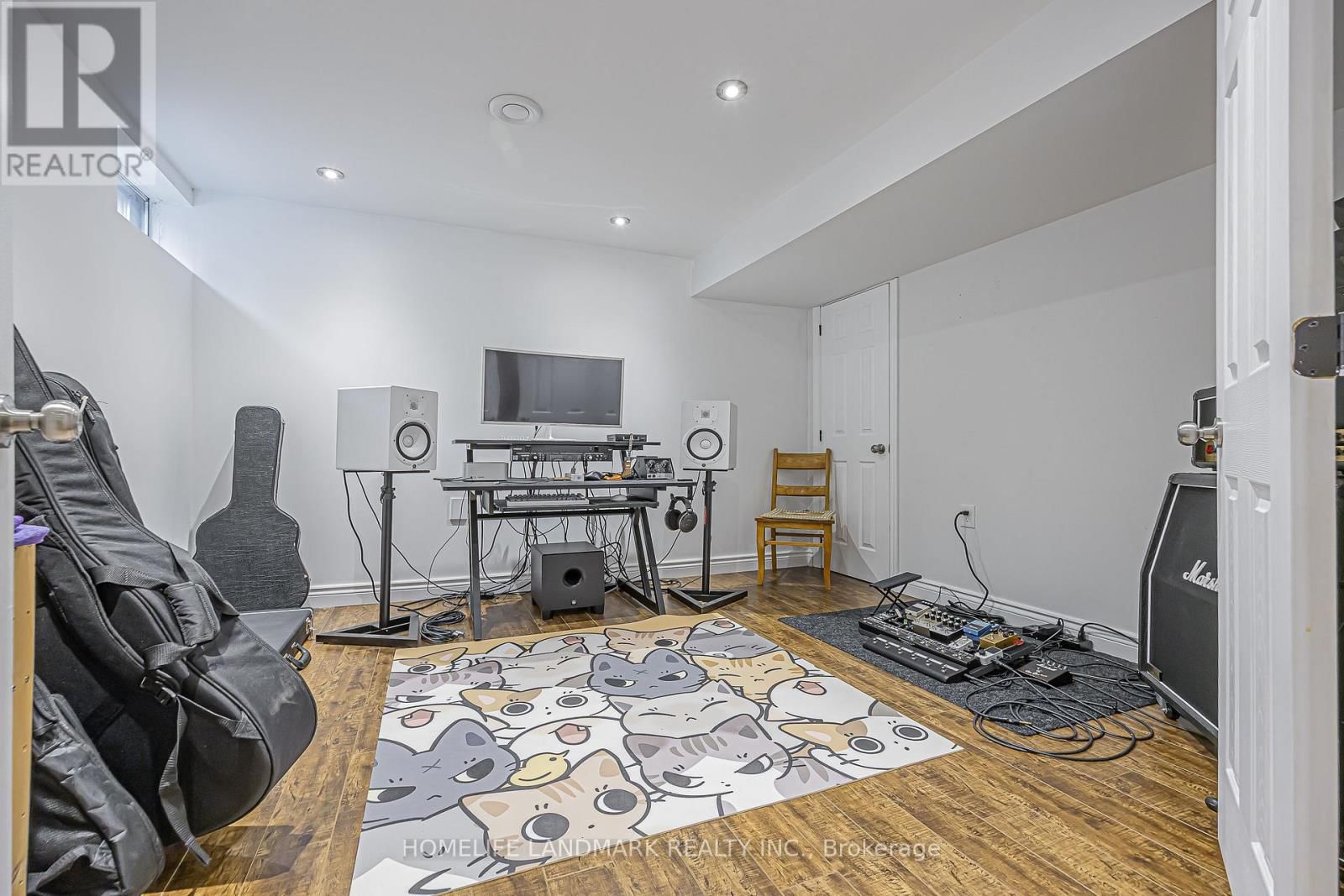 246 JELLEY AVENUE Image 39