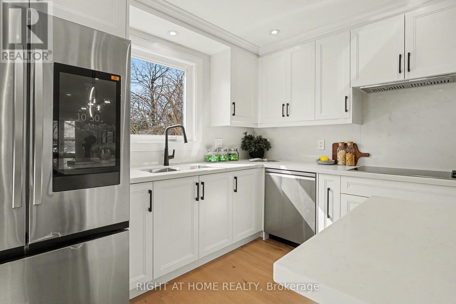 19 LANG ROAD Image 10