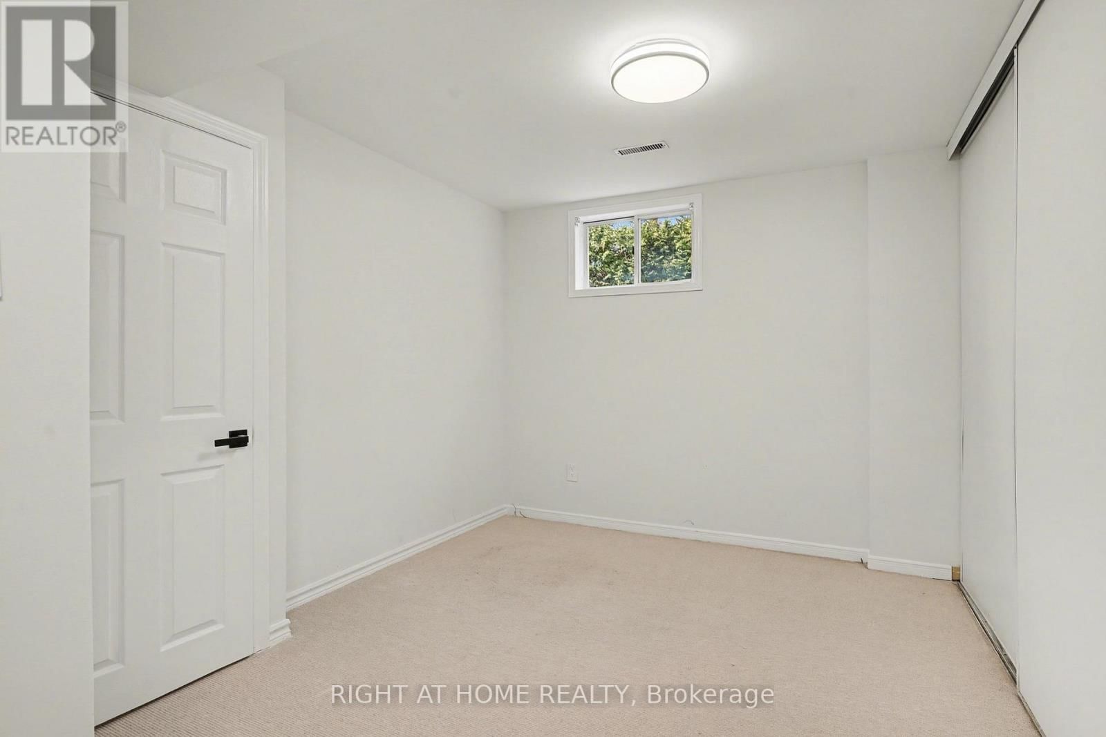 19 LANG ROAD Image 31