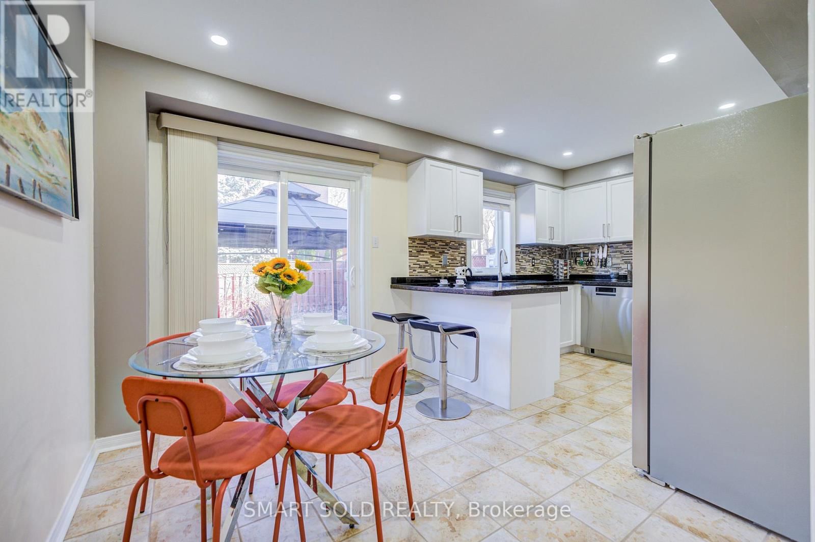 123 SASSAFRAS CIRCLE Image 14