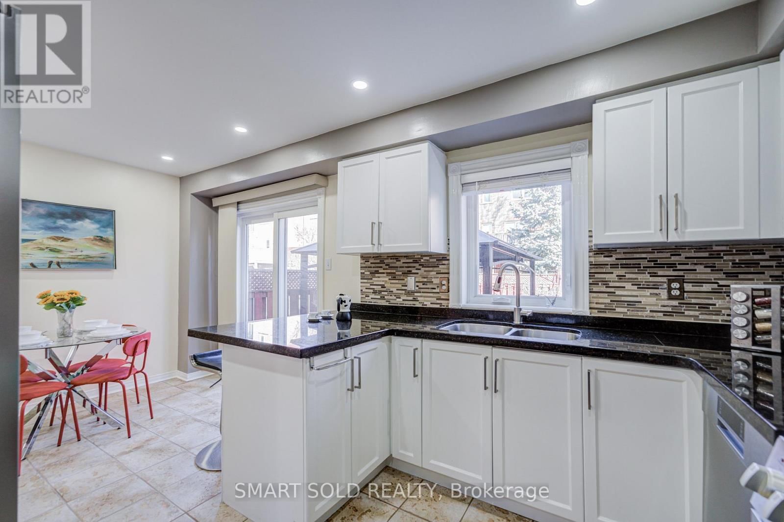 123 SASSAFRAS CIRCLE Image 18