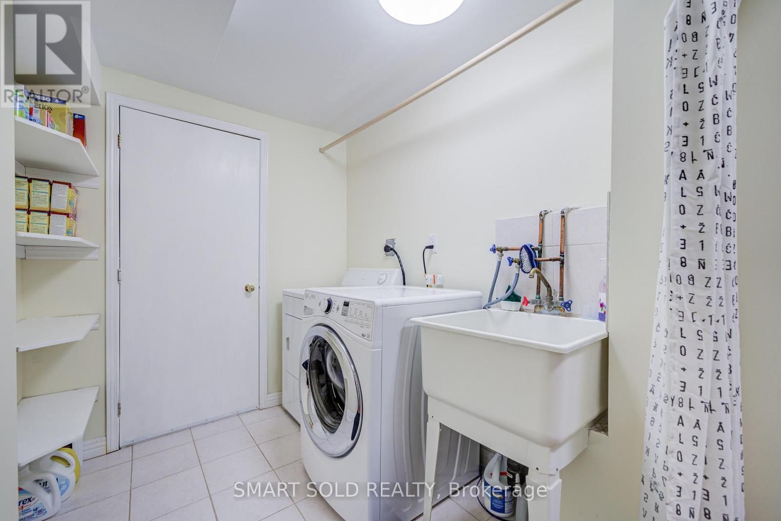 123 SASSAFRAS CIRCLE Image 32