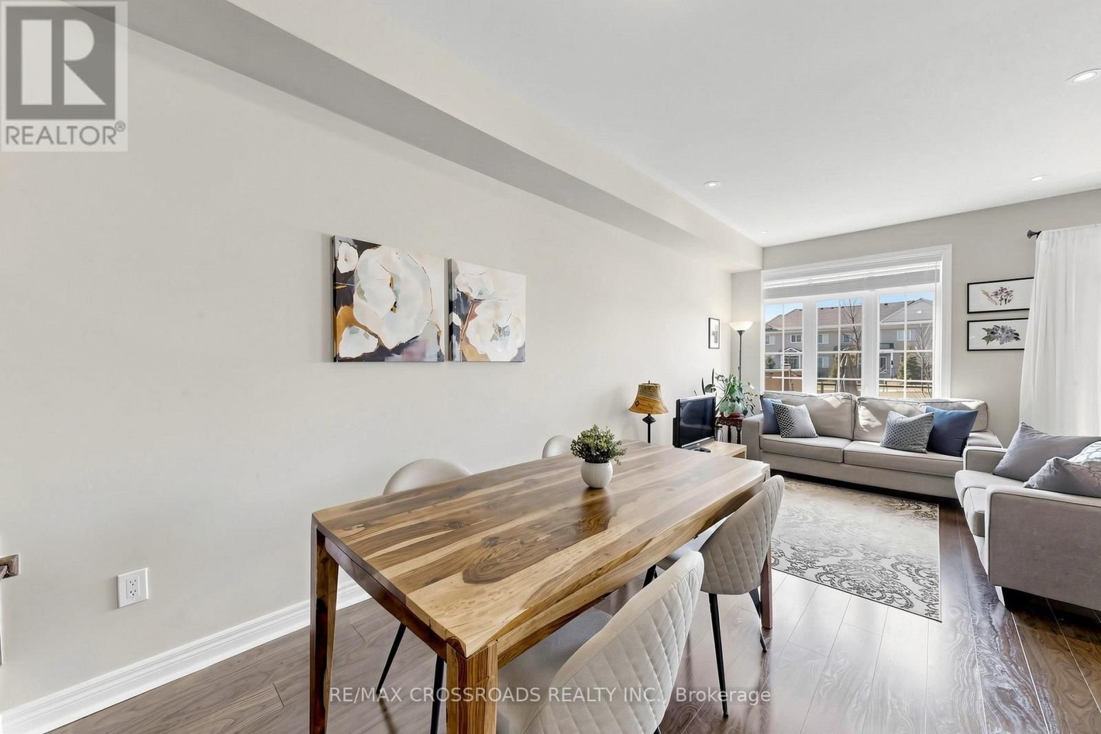 6 ANGELA STREET Image 9